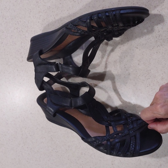 Earth Azalea Black Leather Wedge Sandals Size 10D (Wide Width) EUC - Picture 7 of 16